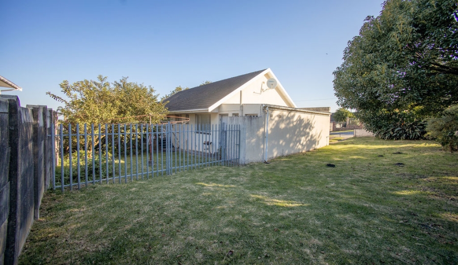 4 Bedroom Property for Sale in Sunnyridge Eastern Cape